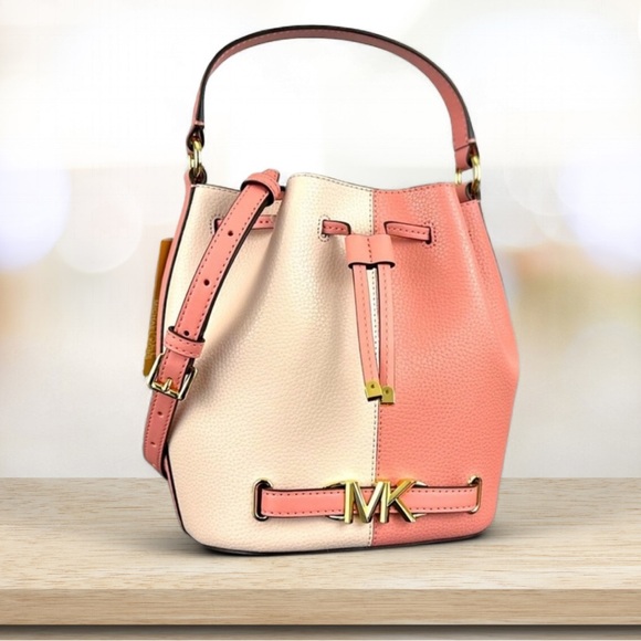 Michael Kors Handbags - 🌸 Michael Kors Reed Two-Tone Pink Med Bucket Bag 🌸